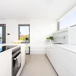 Esperanza Costa Adeje, By Nivariahost