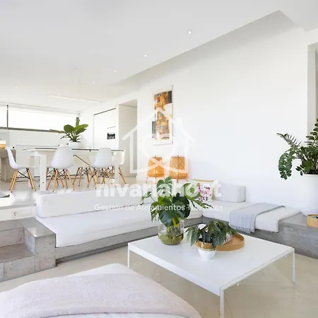 Private Pool & Jacuzzi, Esperanza וילה