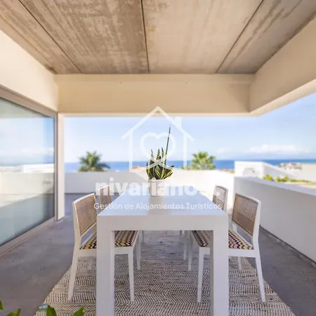 Private Pool & Jacuzzi, Esperanza וילה