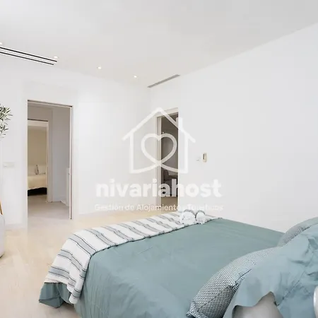 Private Pool & Jacuzzi, Esperanza * אדחה