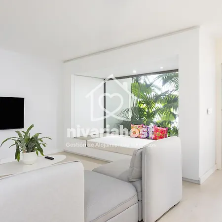 Private Pool & Jacuzzi, Esperanza * אדחה