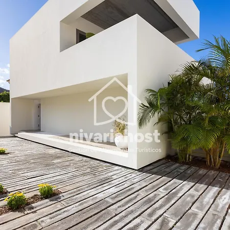 Private Pool & Jacuzzi, Esperanza וילה אדחה