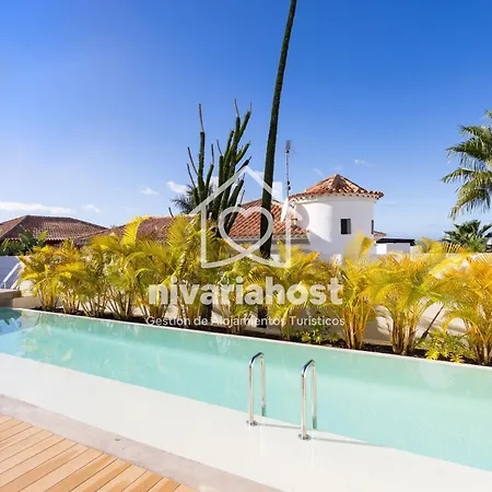 Private Pool & Jacuzzi, Esperanza וילה אדחה