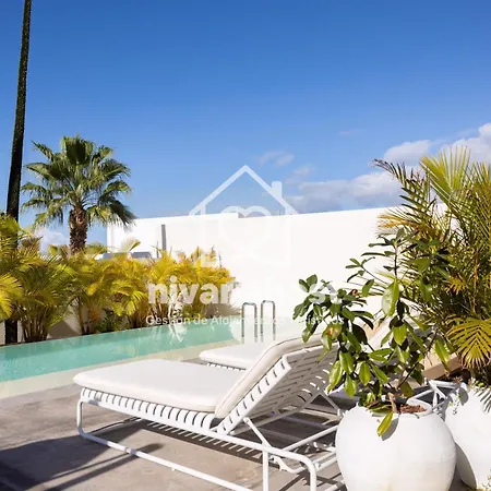 Private Pool & Jacuzzi, Esperanza * אדחה