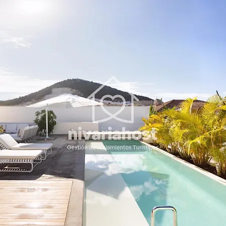 Private Pool & Jacuzzi, Esperanza וילה