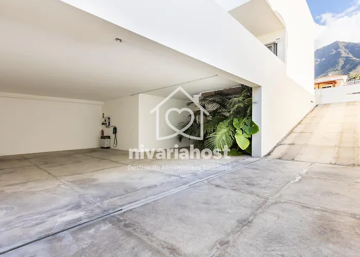 Private Pool & Jacuzzi, Esperanza